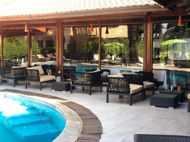 Riviera1 768x576